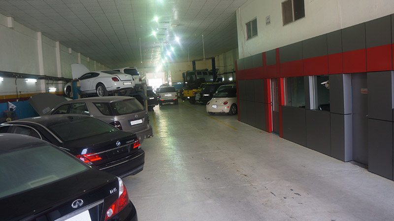 Wide view of the workshop service floor